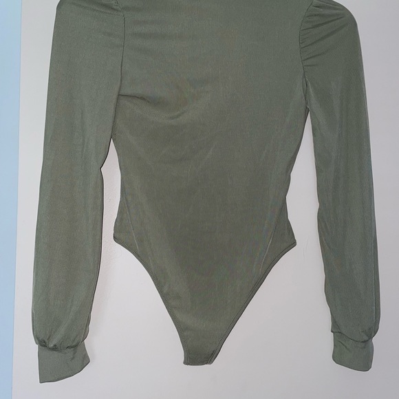 Milumia woman’s deep V neck long sleeve skinny stretch body leotard - Picture 2 of 6